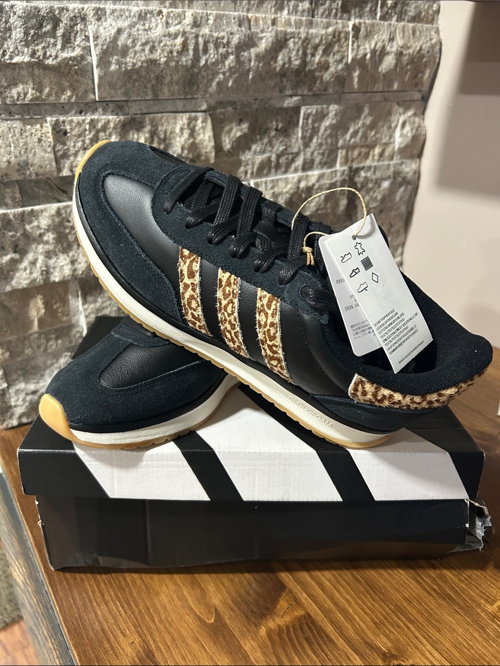Adidas Women's Run 70s 2.0 Sneakers black with leopard-print stripes. NIB size 9